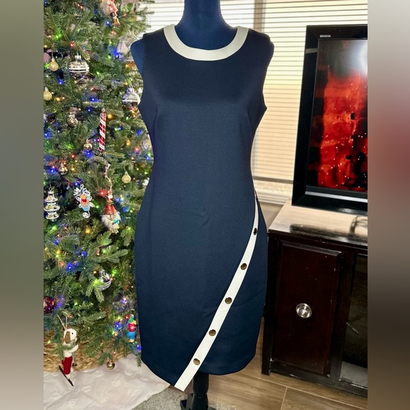 NEW! Tommy Hilfiger Navy Blue Asymmetrical Contrast-Trim Sleeveless Sheath Dress - Picture 5 of 17